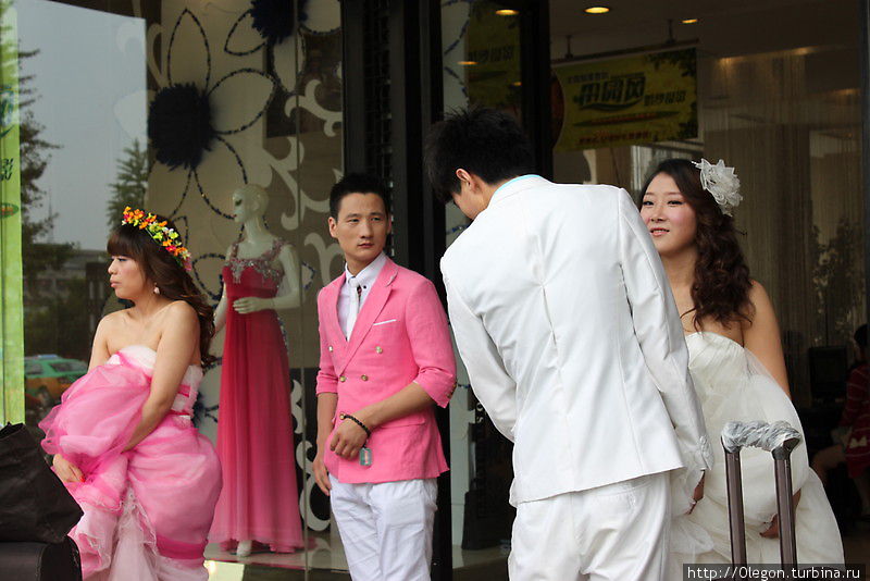 Сианьская молодёжь женится Сиань, Китай