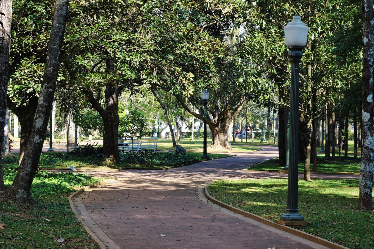 Площадь Педру Саншис Посус-ди-Калдас, Бразилия