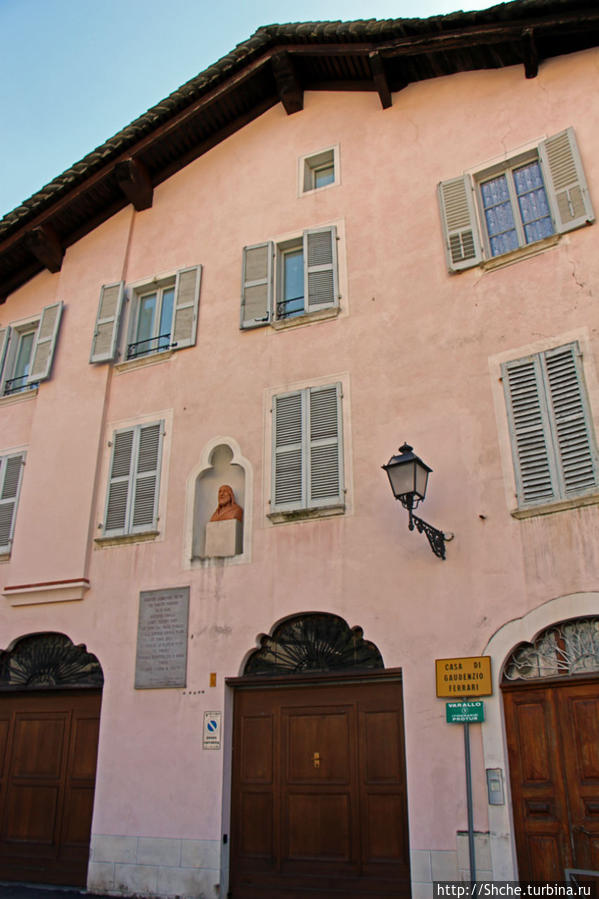 Дом, в котором жил архитектор  Gaudenzio Ferrari Варалло, Италия