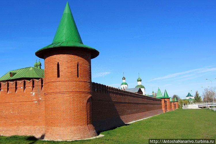 Одна из башен Кремля. Йошкар-Ола, Россия
