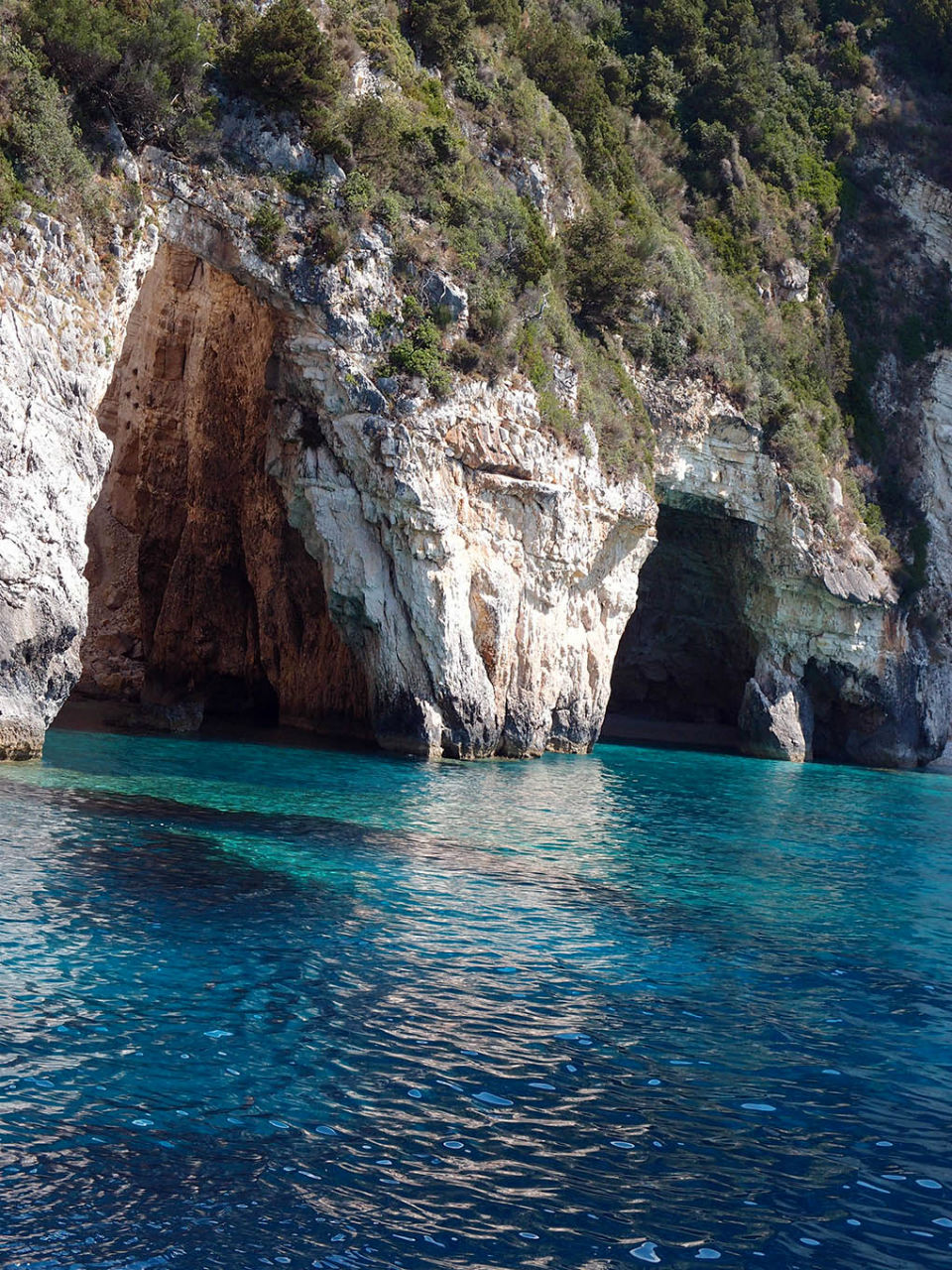 Голубые гроты Остров Паксос, Греция