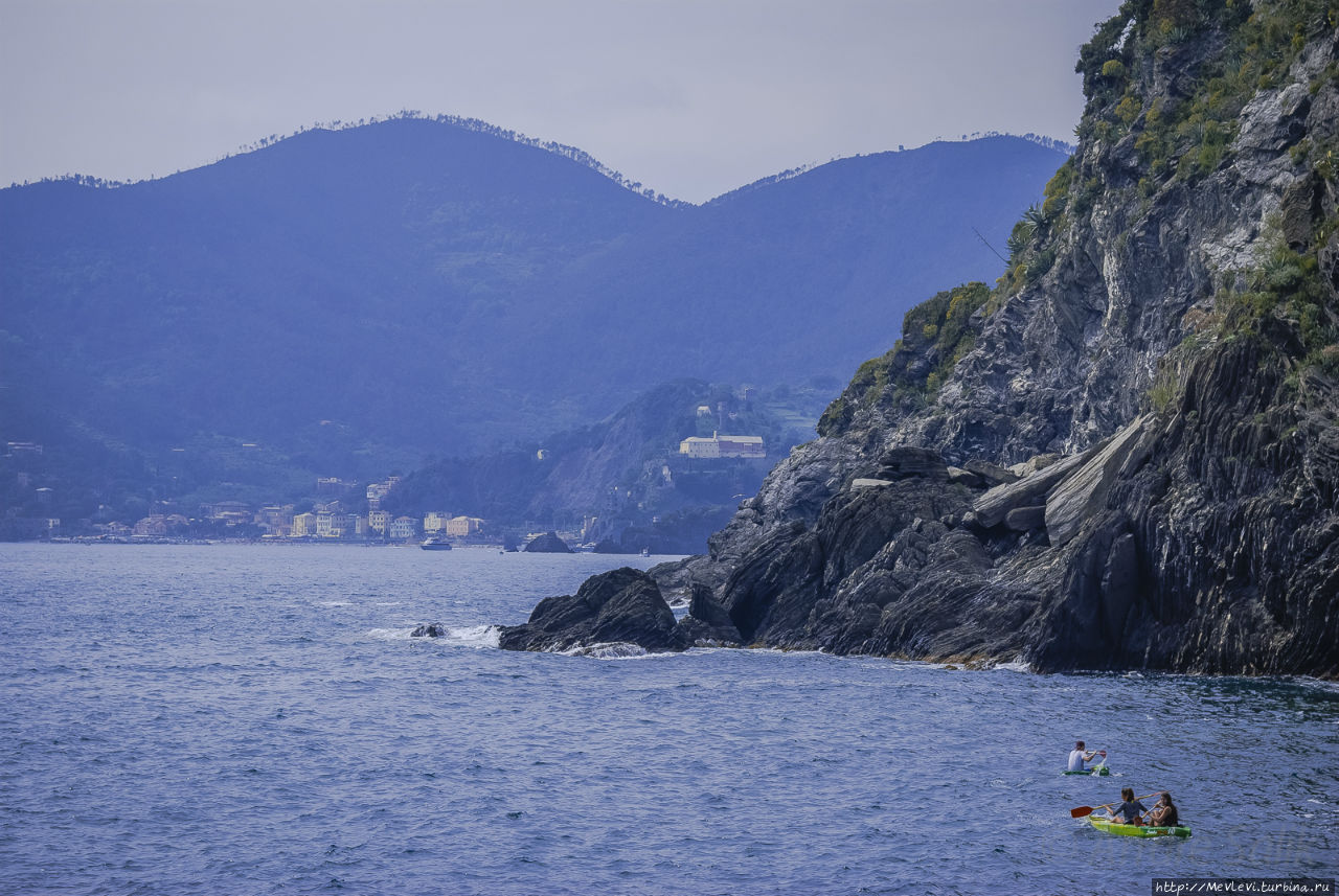 Прогулка в Vernazza, La Spezia, Италия Вернаска, Италия