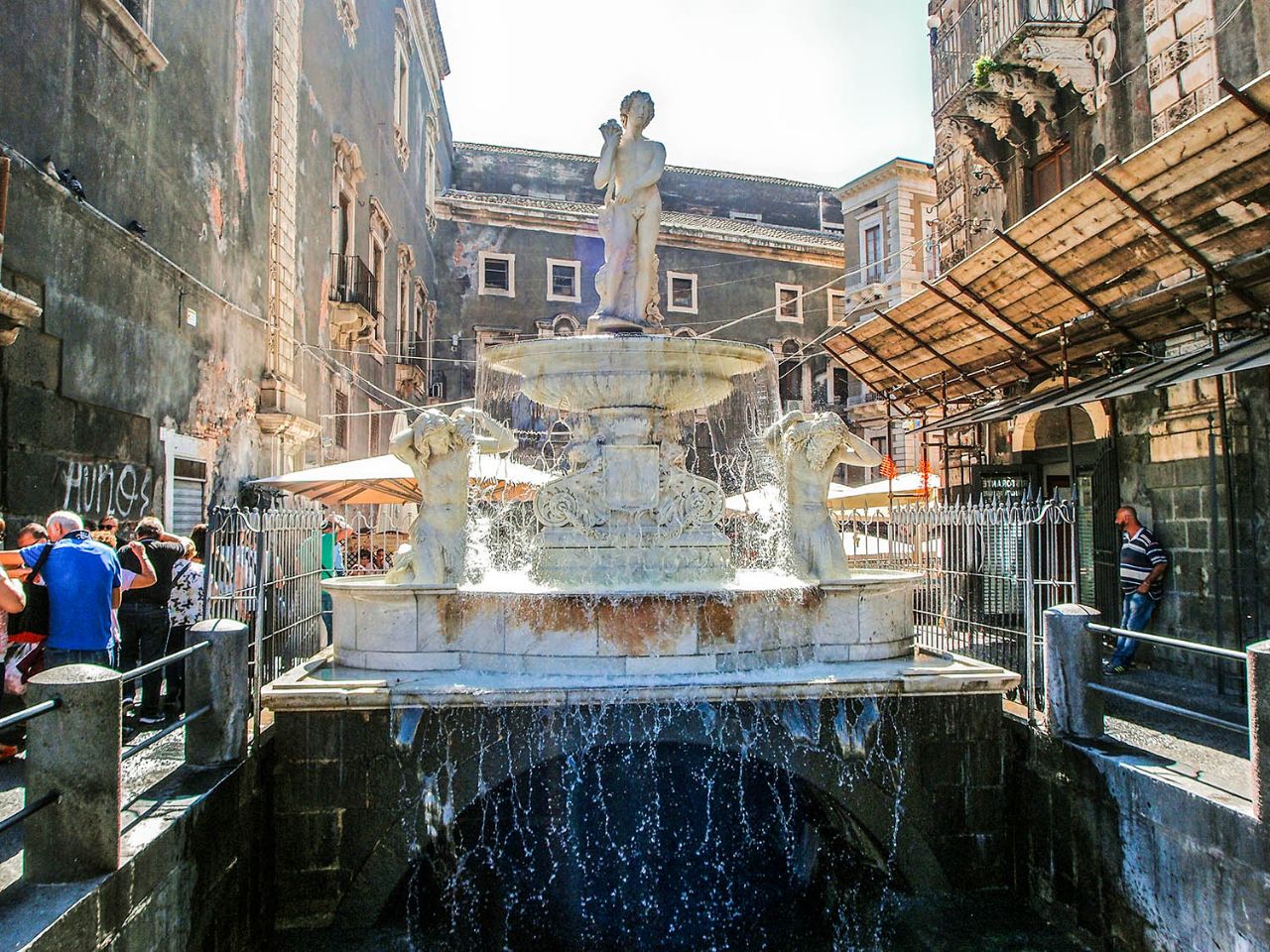 Вокруг белой девы и чёрного слона Катания, Италия