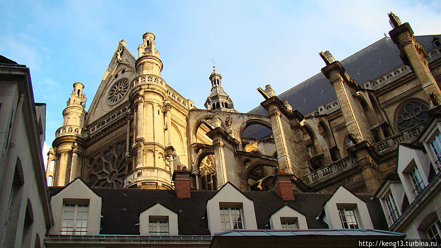 Прогулка от церкви Сент -Эсташ до Нотр-Дам-де-Пари Париж, Франция