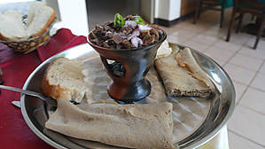 Одно из национальных эфиопских блюд