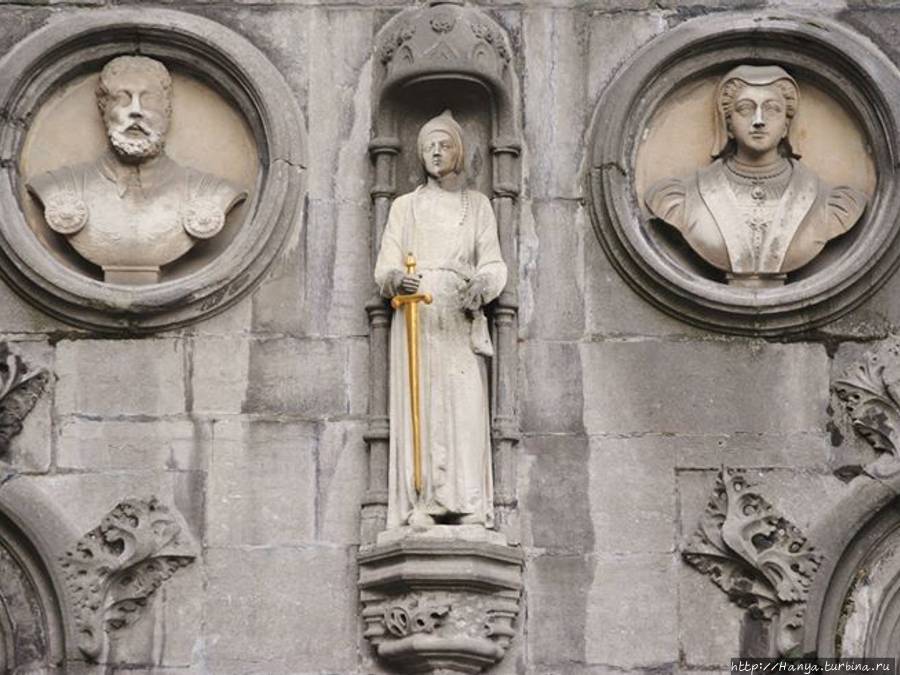 Базилика Святой Крови в Брюгге. Декор нижней часовни. Фото из интернета Брюгге, Бельгия