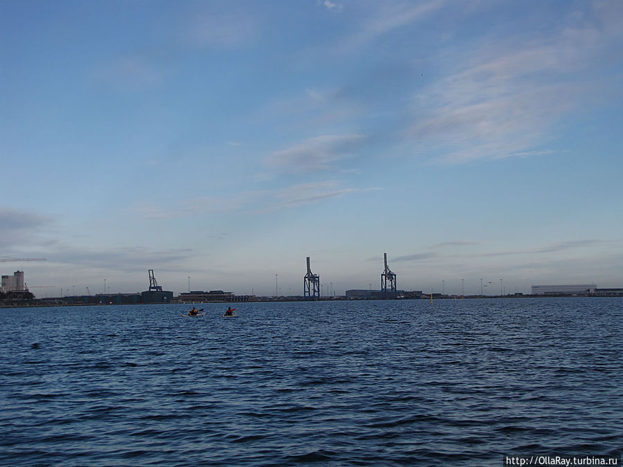 Байдарочников много в городе. Им можно и по каналам.