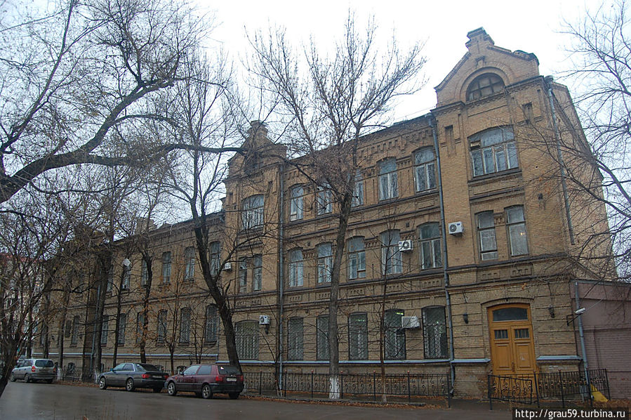 Здание отделения Государственного банка Уральск, Казахстан