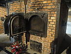 Сохранившиеся печи низкопропускного крематория. Аушвиц 1