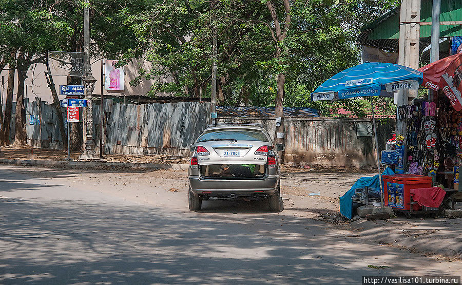 Перевозка людей — в багажнике Сиемреап, Камбоджа