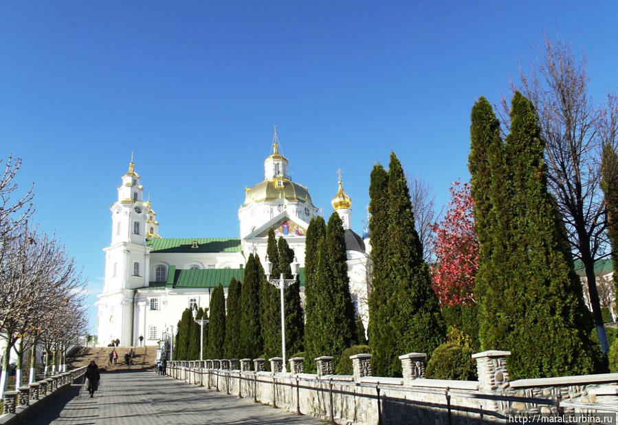 Успенский собор — сердце лавры Почаев, Украина