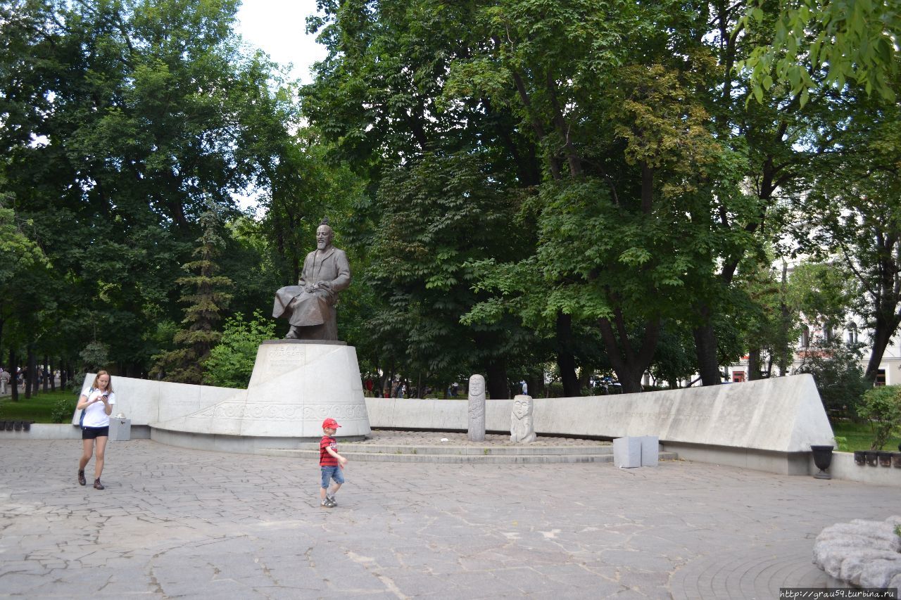 Памятник Абаю Москва, Россия