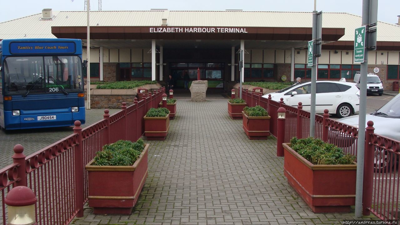 С самолёта на паром Сент-Хельер, Джерси