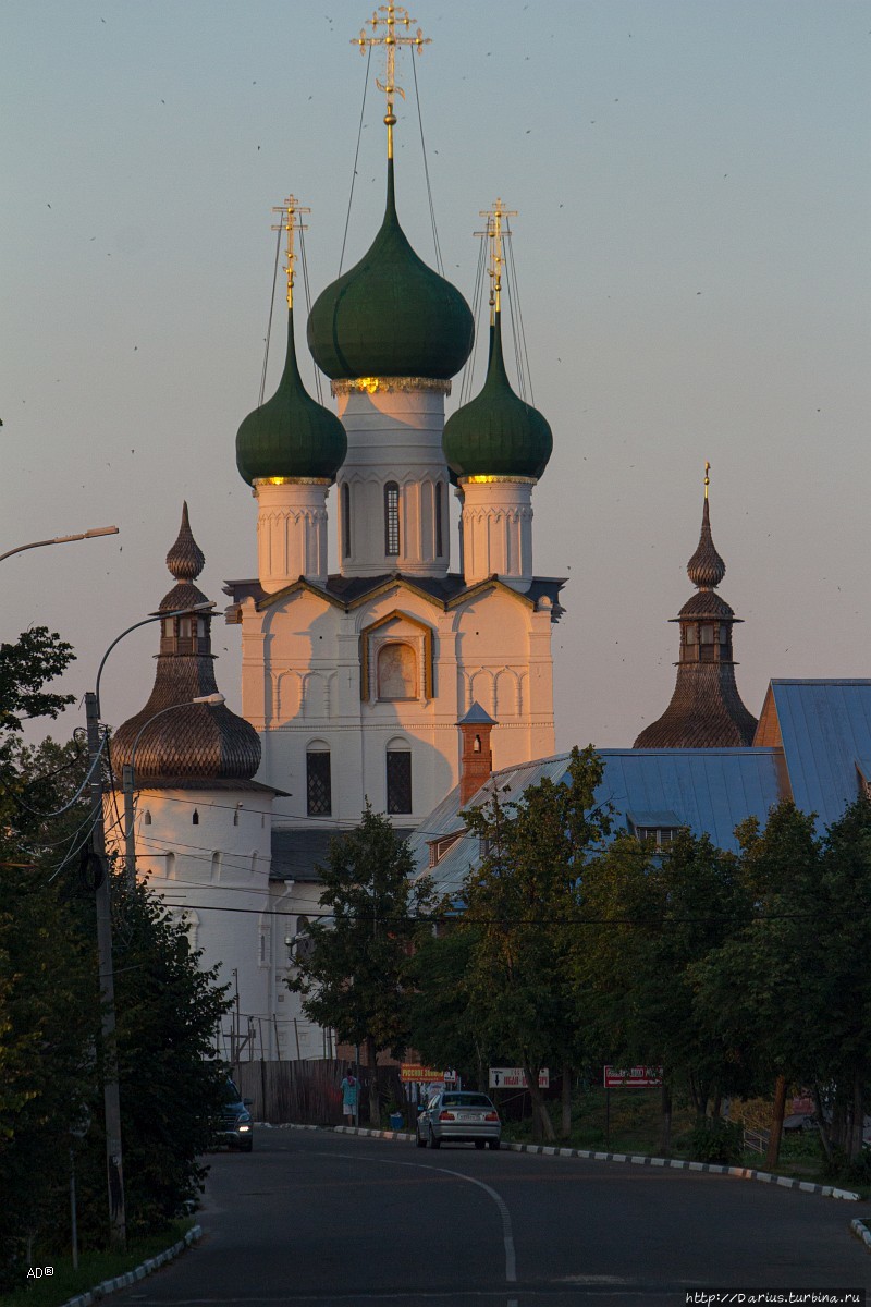 Первый ростовский. Ростов на Дону Кремль. Первый Ростов. Кремль Ростов фото картинки. Ростов Кремль наши дни фото.