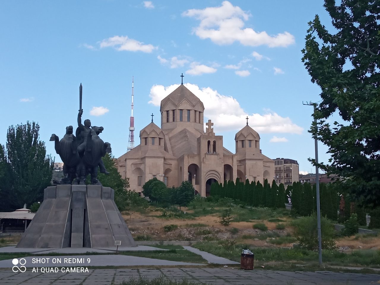 Памятник Зоравару Андранику Ереван, Армения