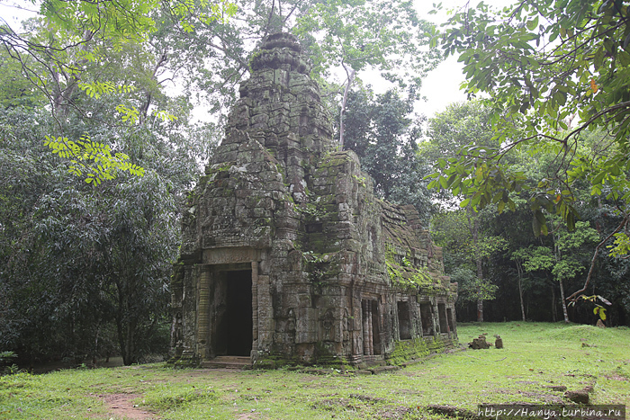 Дом огня — возможно дом для путешествующих и паломников. Один из немногих сохранившихся зданий в Ангкоре