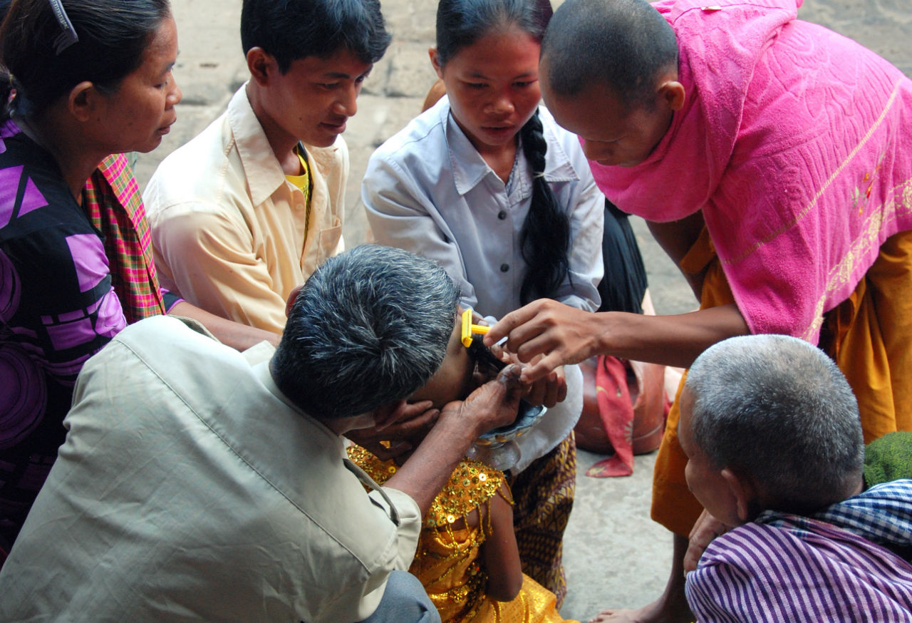 Маленькие Будды или как в Камбодже принимают в пионеры Ангкор (столица государства кхмеров), Камбоджа