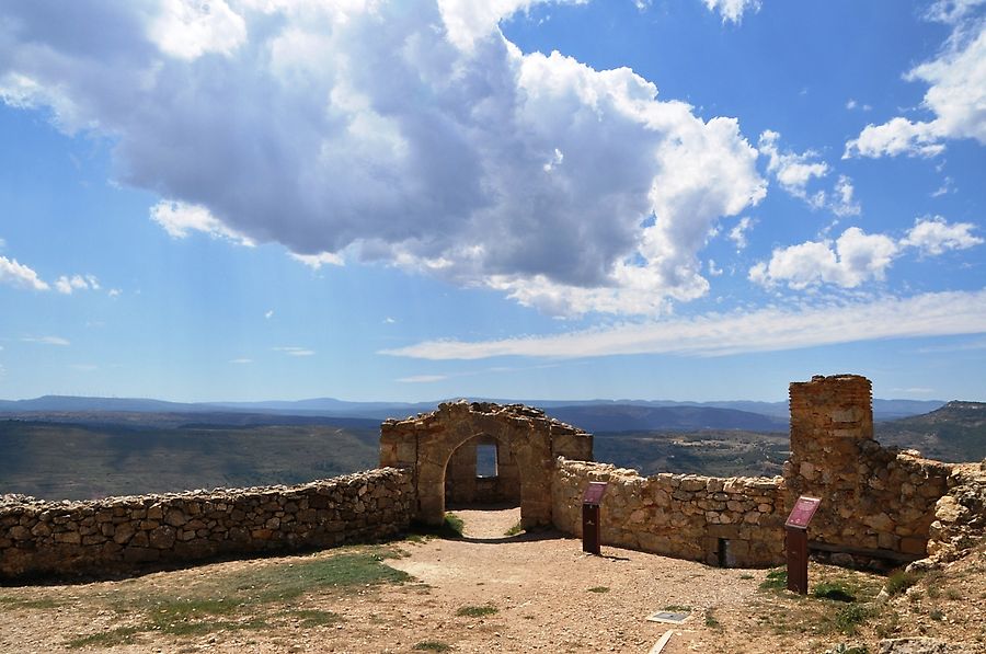 Крепость и небо Морелья, Испания
