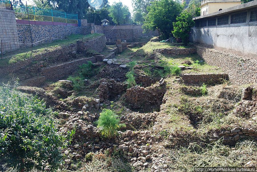 Фундамент старой церкви, разрушенной фалаша