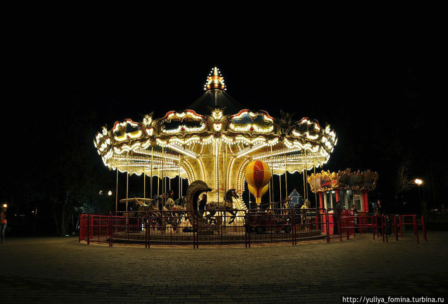 Харьков — город студентов и площадей Харьков, Украина