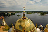 Главный купол Богоявленского собора и оз. Селигер.