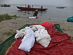 Стирка белья в Ганге. Фото, сделанное сыном мужчины-прачки