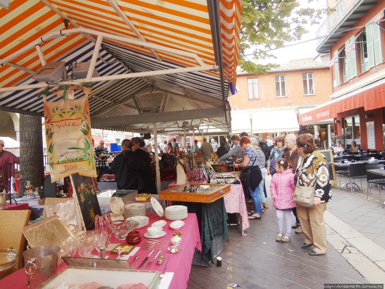 Ницца. Антикварный рынок Cours Saleya Ницца, Франция