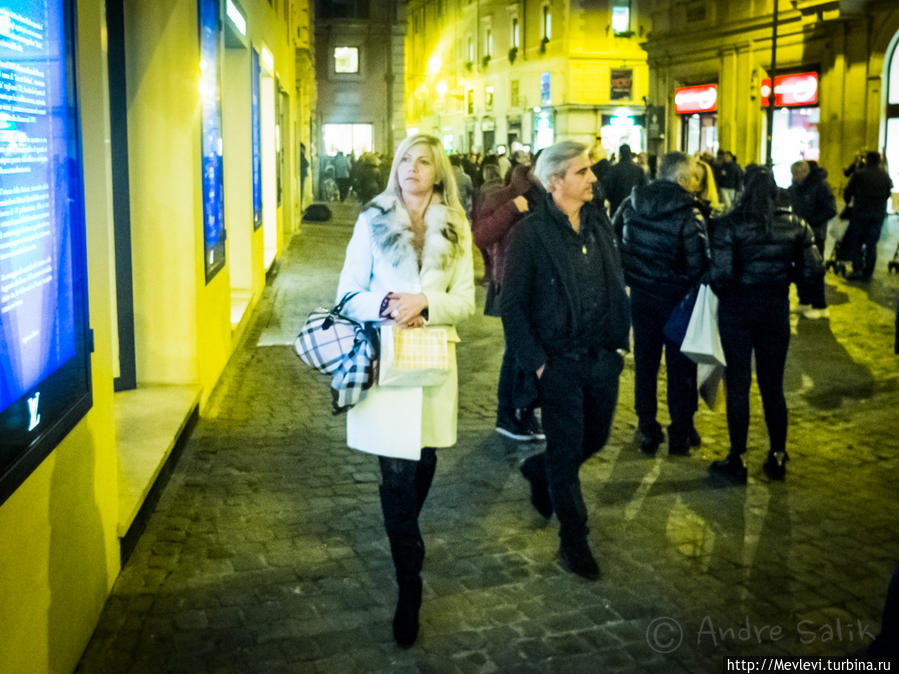 Ночная набережная Рима Рим, Италия