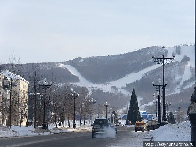 Пр. Победы с видом на Горный воздух.