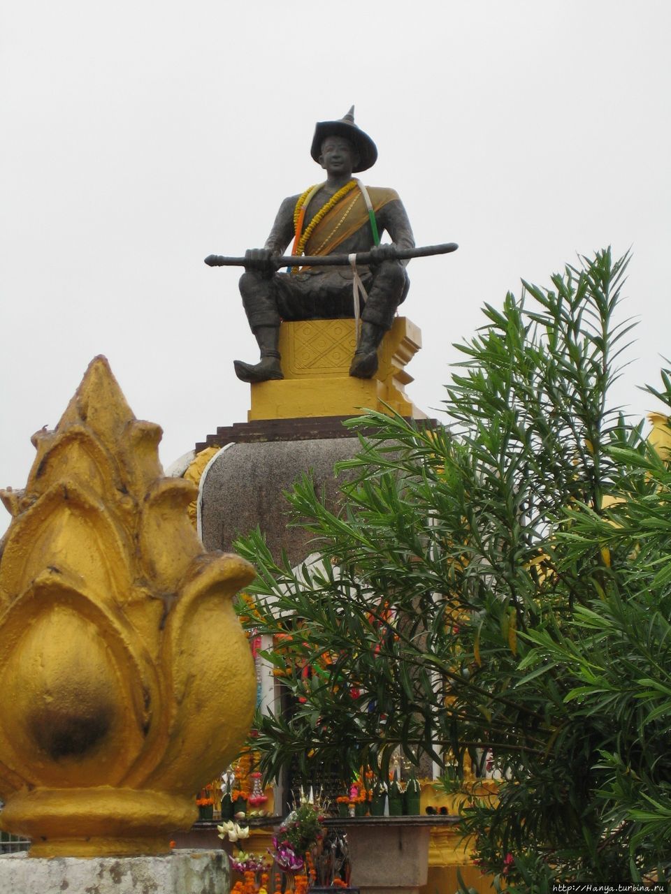 Ват Тхат Луанг Вьентьян, Лаос