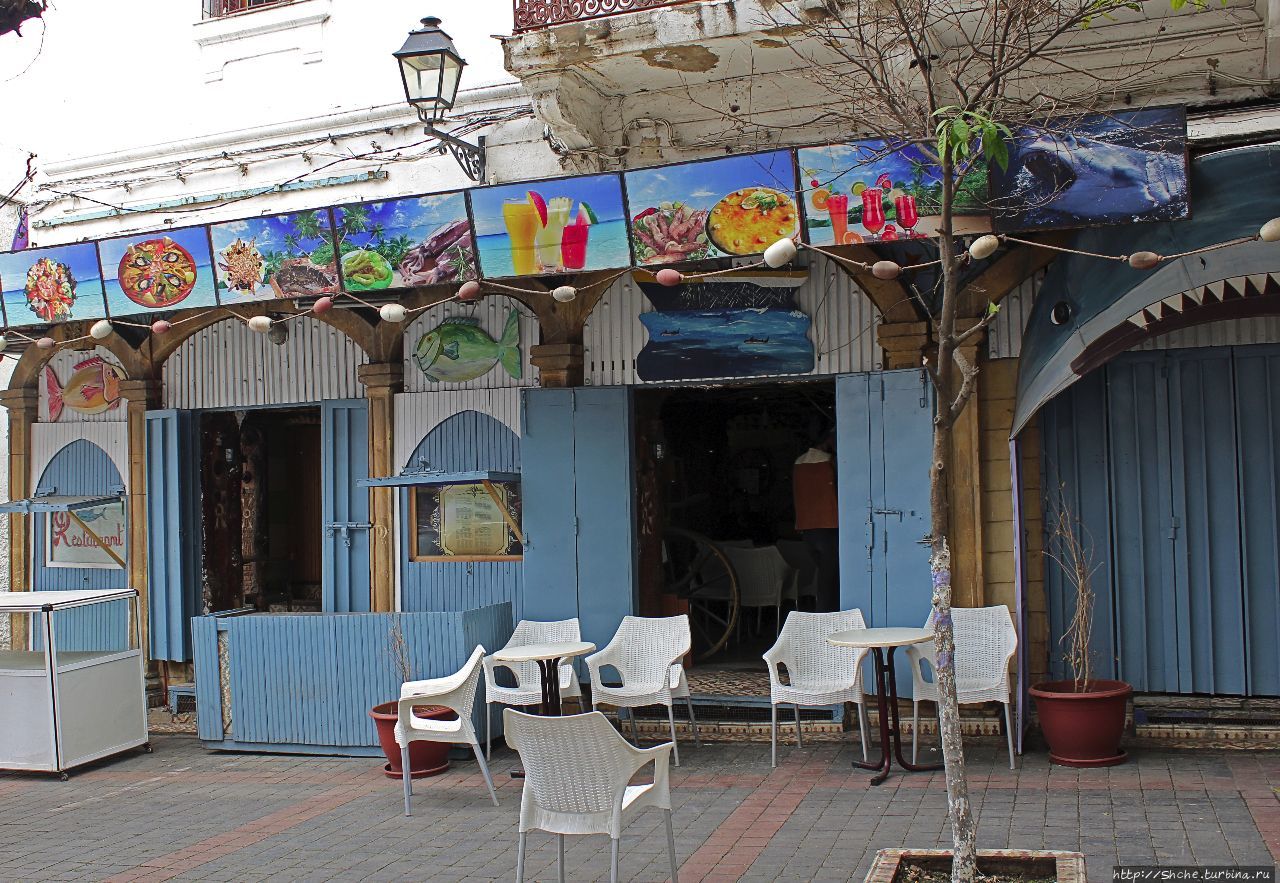 Исторический ресторан на Рыночной площади Касабланка, Марокко