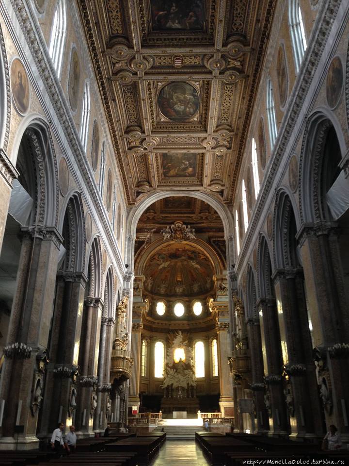 Каттедралэ Санта Мария Ассунта Дуомо ди Наполи Неаполь, Италия