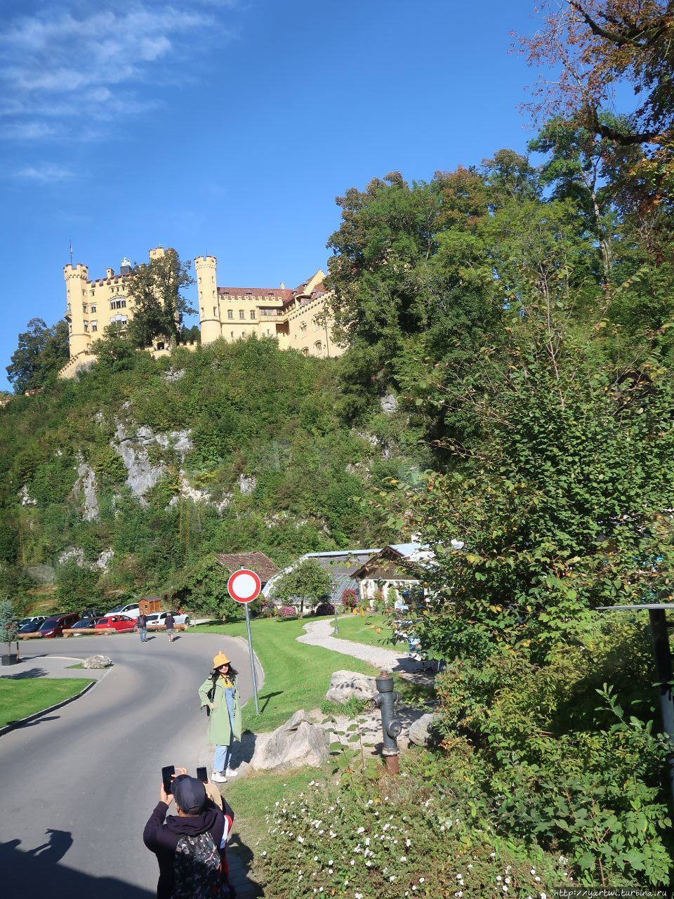 При въезде в Швангау вам откроется вид на замок Хоэншвангау (высокий лебединый край). Поэтому Швангау часто называют Лебединой деревней или деревней королевских замков. Швангау, Германия