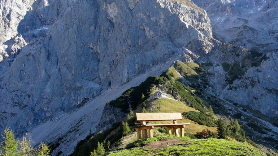 та самая медитативная скамейка и Sudenweghutte Рамзау-ам-Дахштайн, Австрия