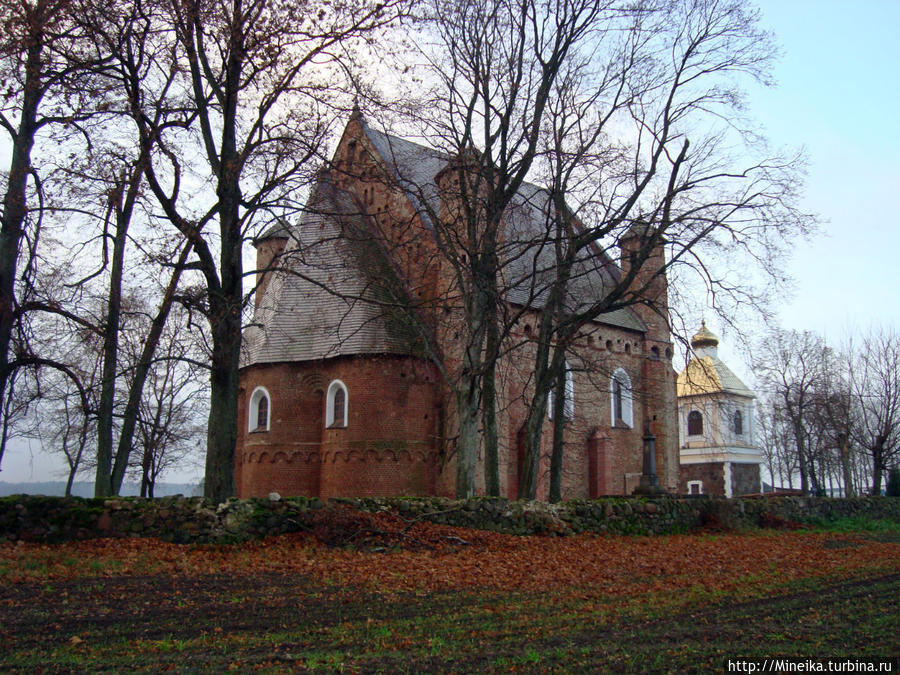 Церковь-крепость Святого Архангела Михаила Гродненская область, Беларусь