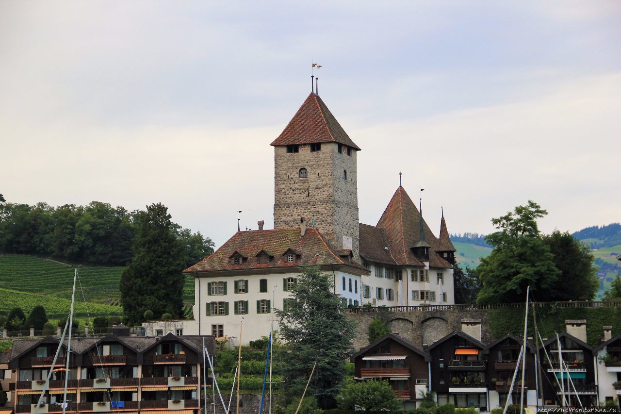 Замок Шпиц / Schloss Spiez