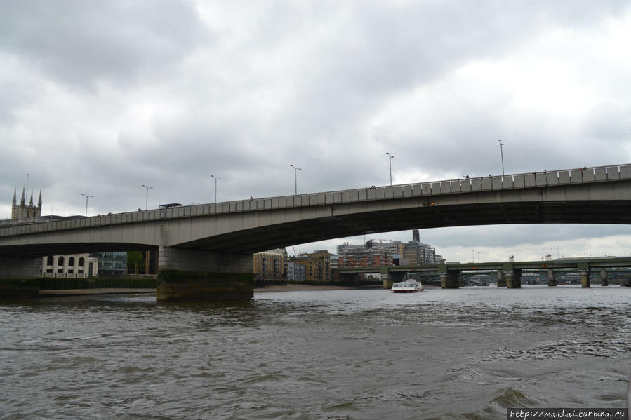 Лондонский мост. Воздвигнут на месте самого старого лондонского моста. Лондон, Великобритания