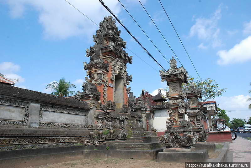 Архитектура храма — внутри Бедахулу, Индонезия