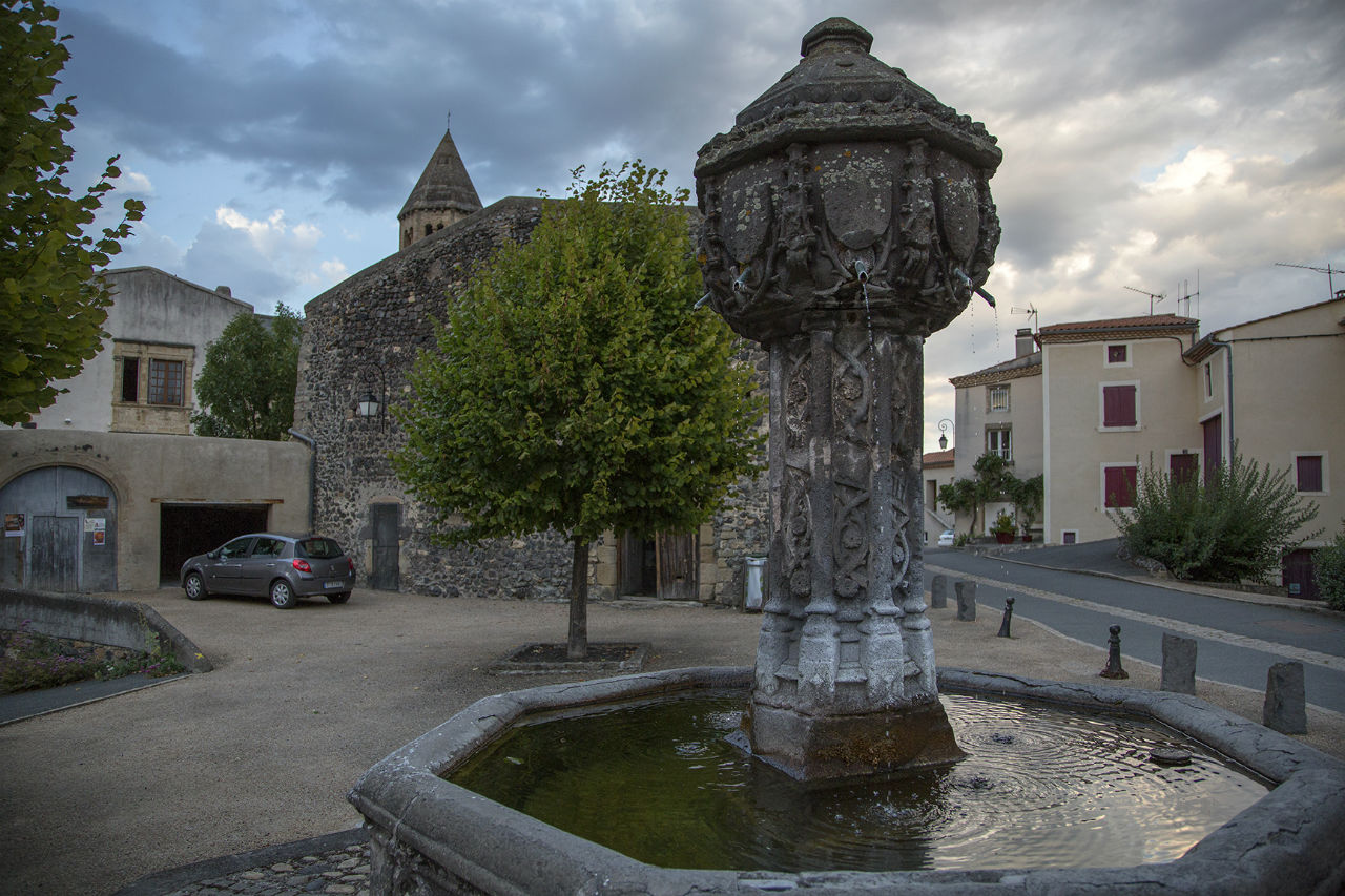 Несколько маленьких французских деревень Овернь, Франция