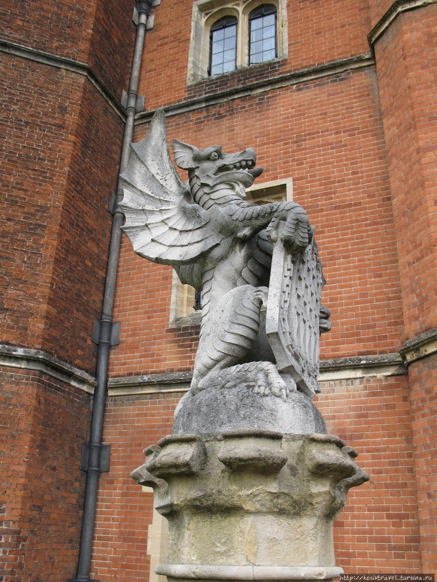 Hampton Court Palace и Bushy Park Хэмптон, Великобритания