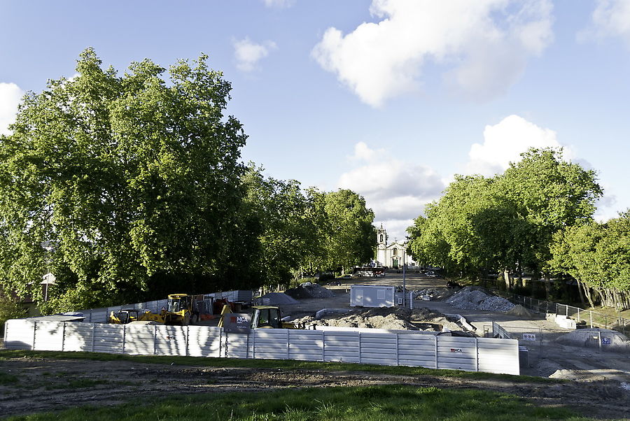 Упс, а тут не успели еще облагородить. Но до конца года еще есть время.