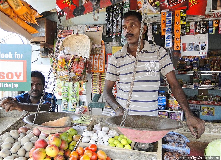 Лучше, конечно, иметь свой магазин или небольшую лавчонку Тринкомали, Шри-Ланка