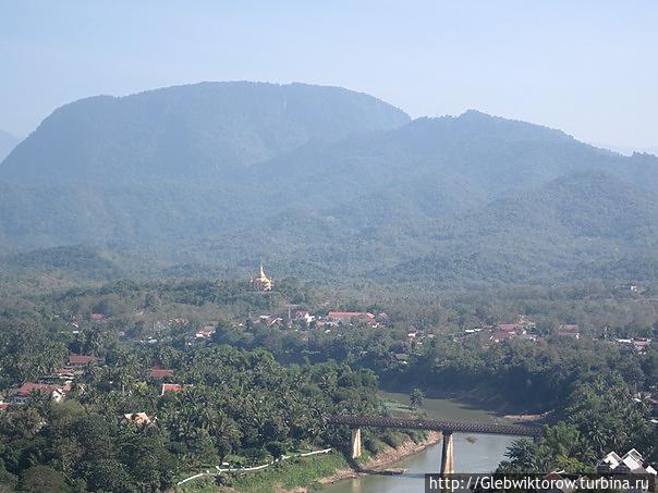 Луангпхабанг. Ваты на холме Луанг-Прабанг, Лаос