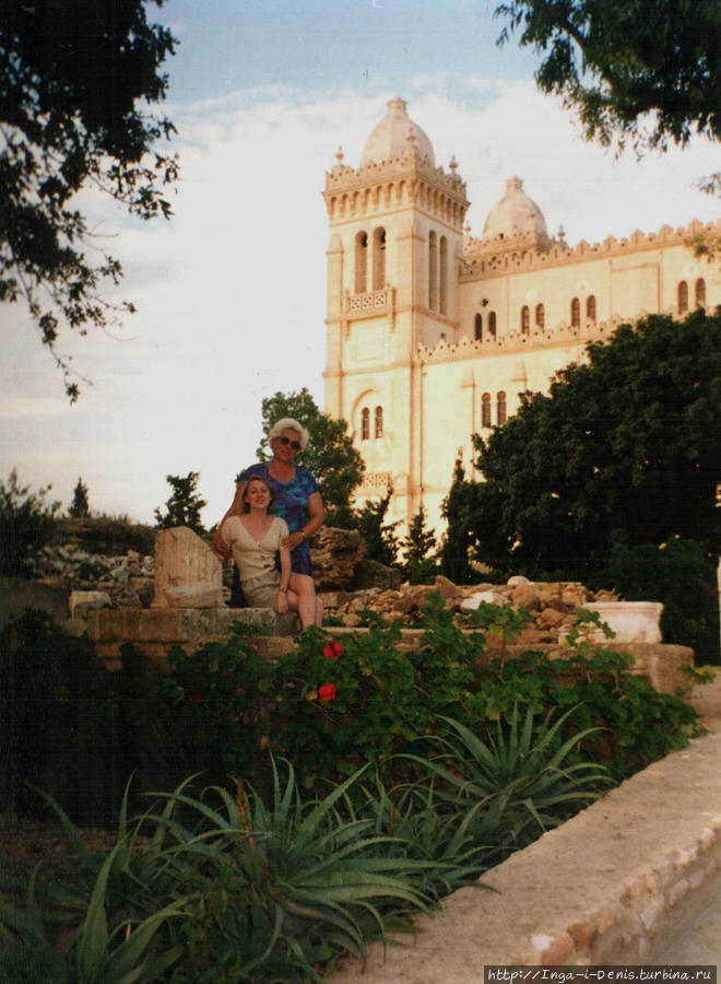 Около президентского дворца в Карфагене Сусс, Тунис