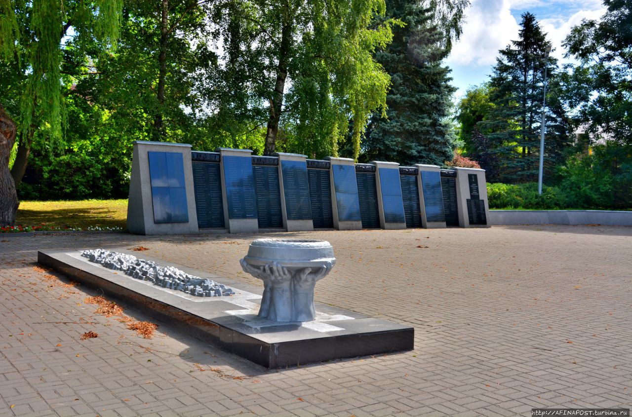 Мемориал на братской могиле советских воинов Гурьевск, Россия