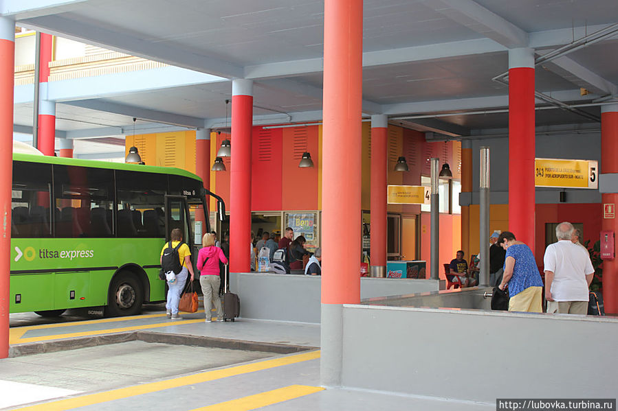 Автобусная станция в Лас Америкас внутри.