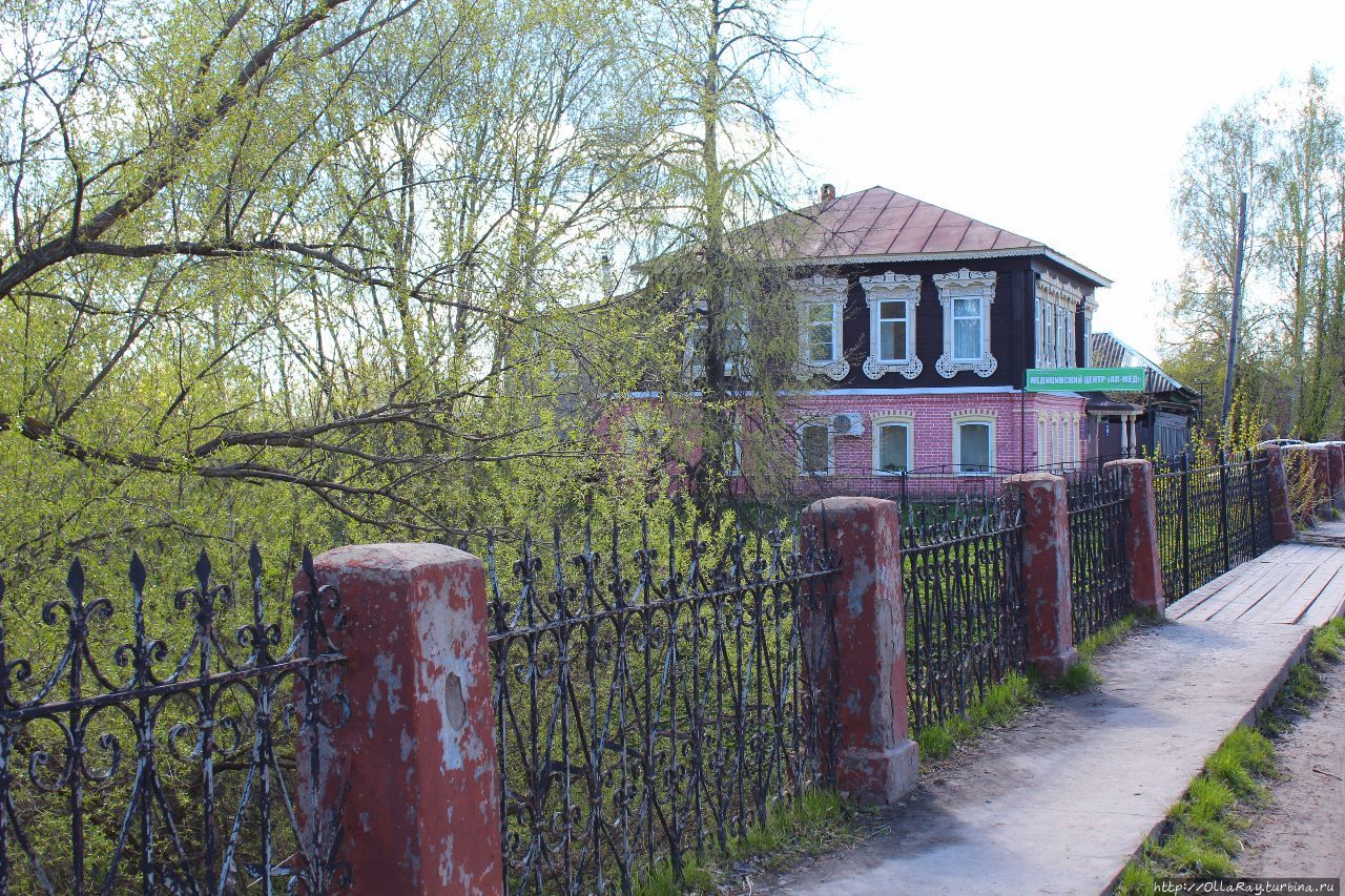 Спрятанный в лесах Марий Эл.  Шереметевский замок Юрино, Россия