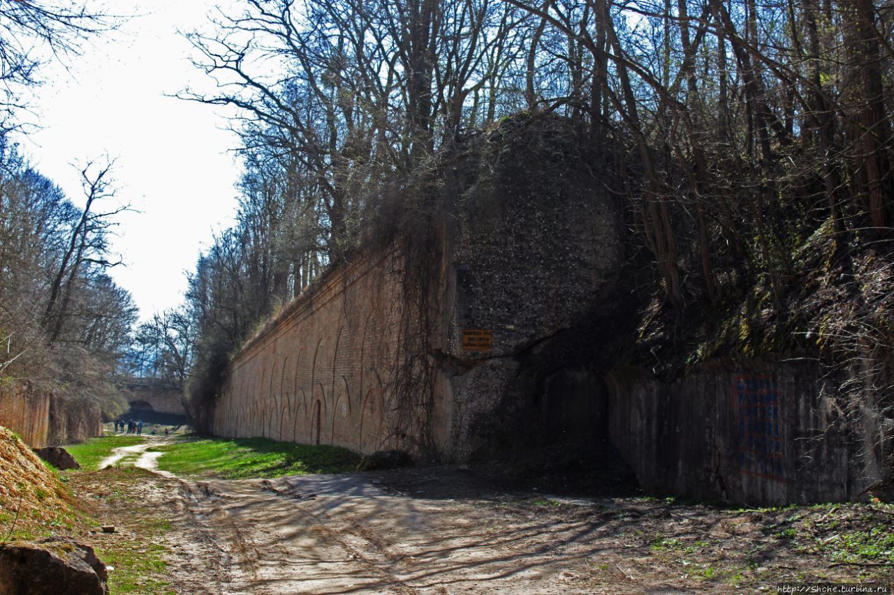 Таракановский форт Тараканов, Украина