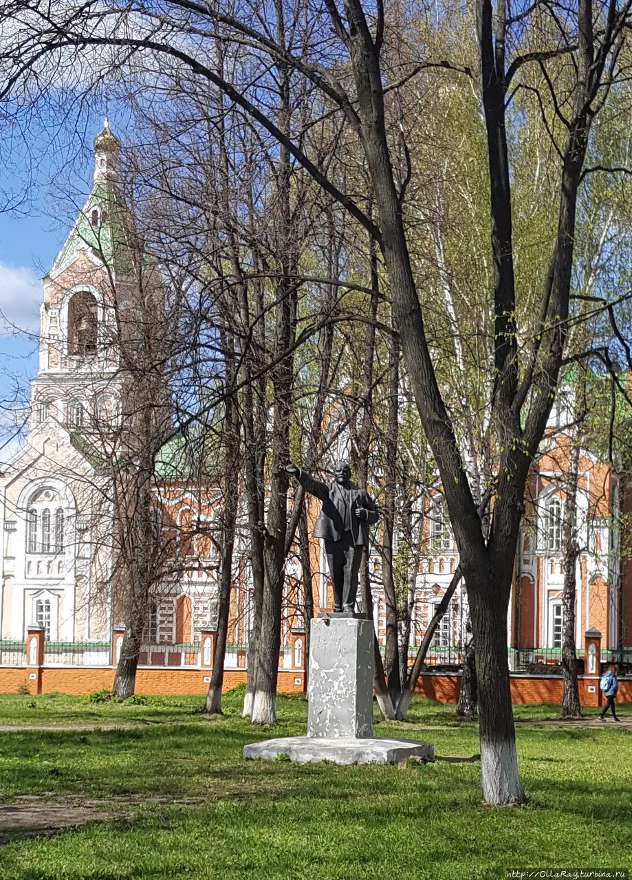 Спрятанный в лесах Марий Эл.  Шереметевский замок Юрино, Россия