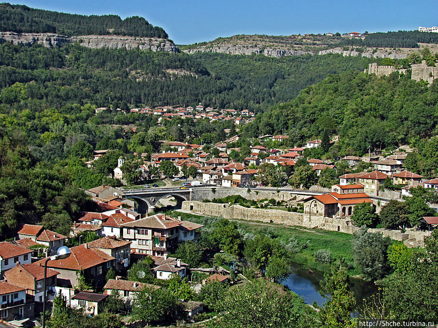 первые виды на город со стен крепости Царевец
